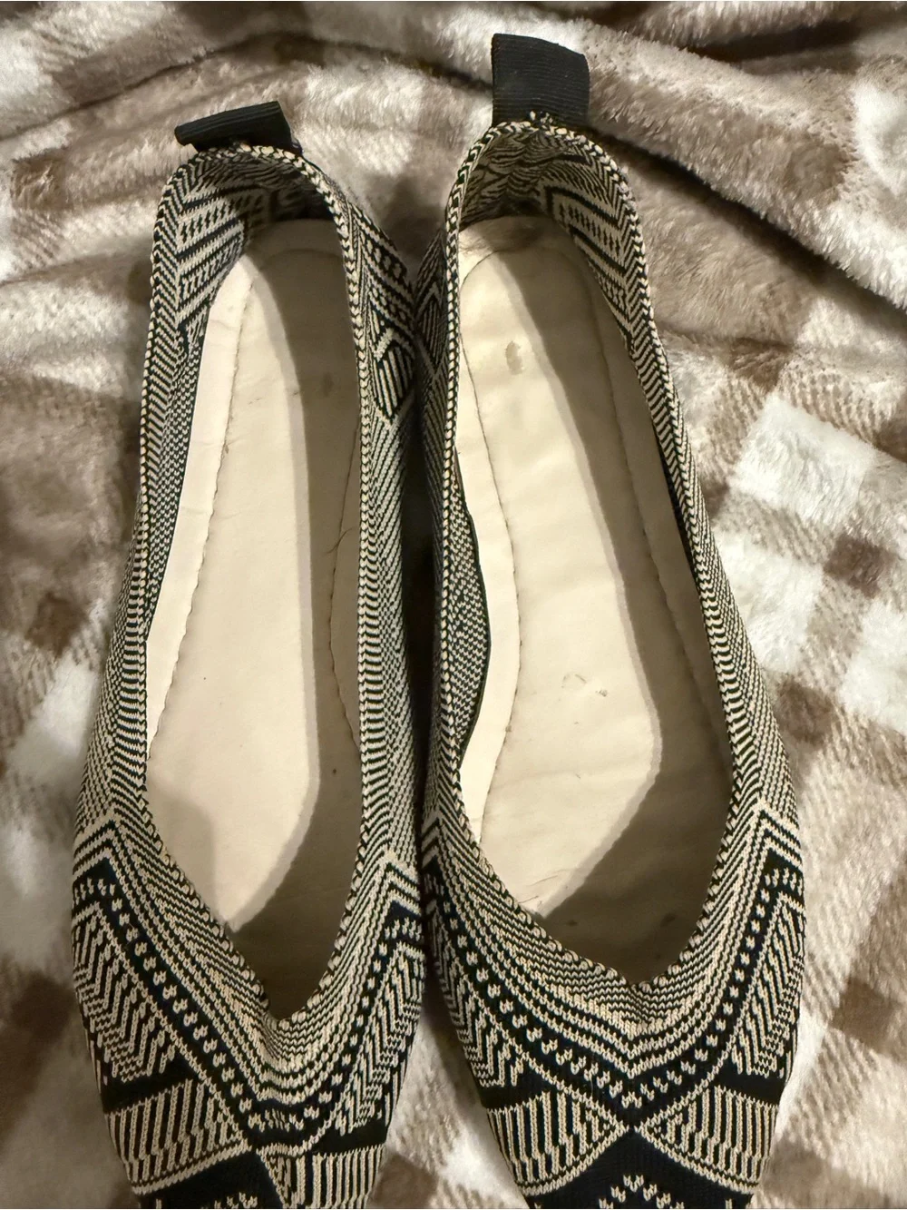 Source Unknown Black & Cream Geometric Woven Flats